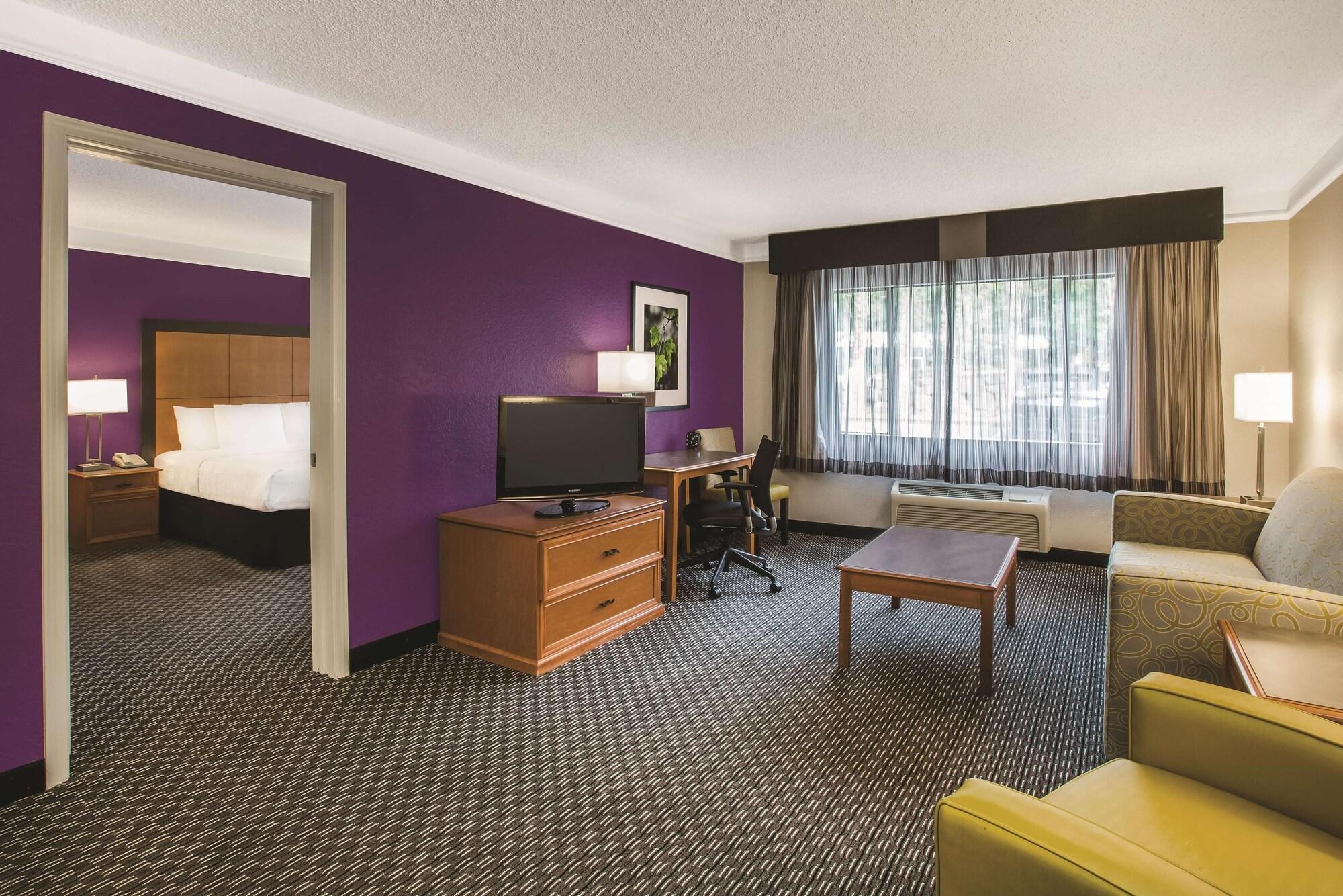 Howard Johnson By Wyndham Sacramento Downtown Exterior foto