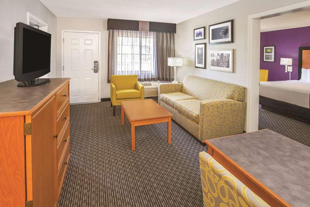 Howard Johnson By Wyndham Sacramento Downtown Quarto foto