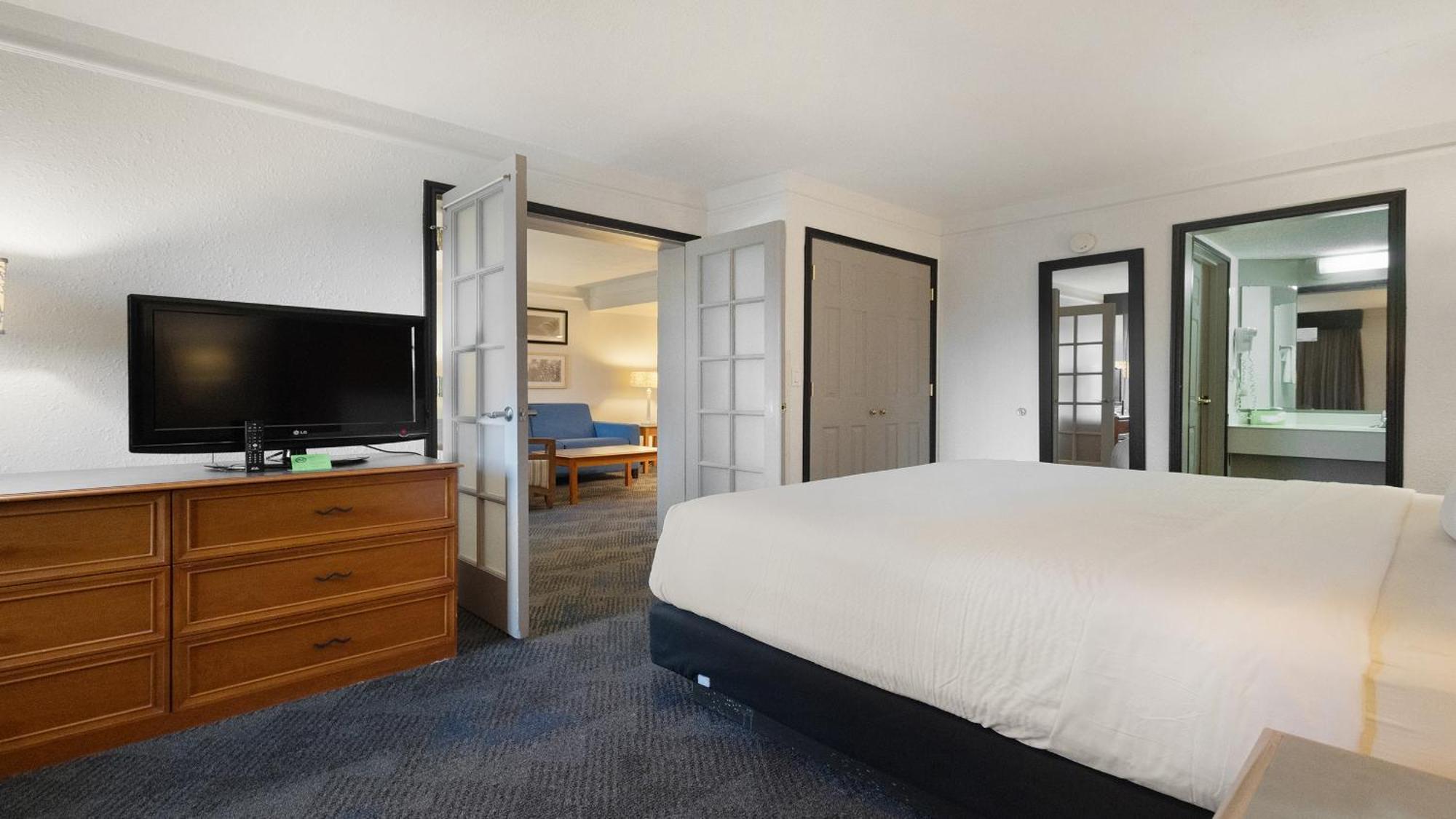 Howard Johnson By Wyndham Sacramento Downtown Exterior foto