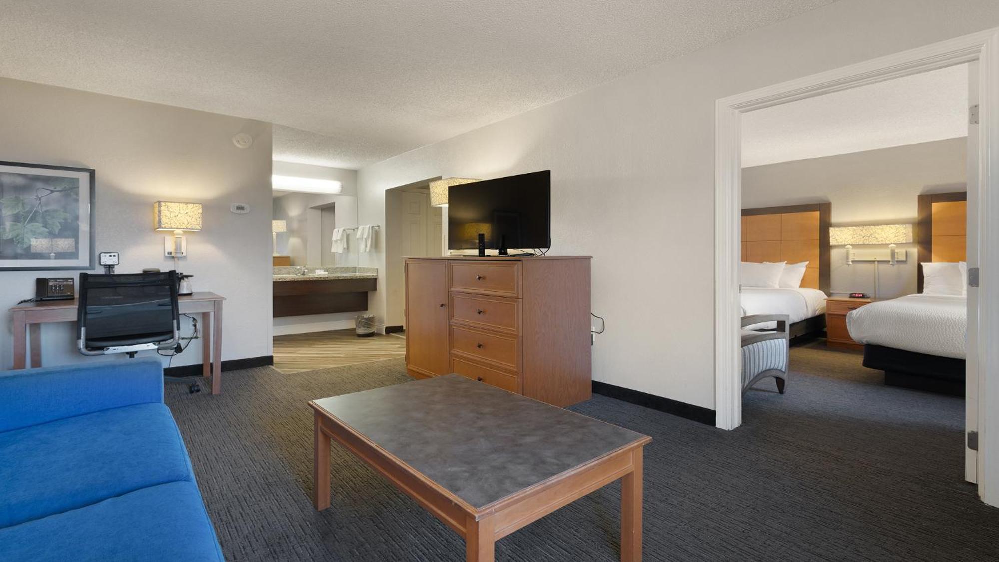 Howard Johnson By Wyndham Sacramento Downtown Exterior foto