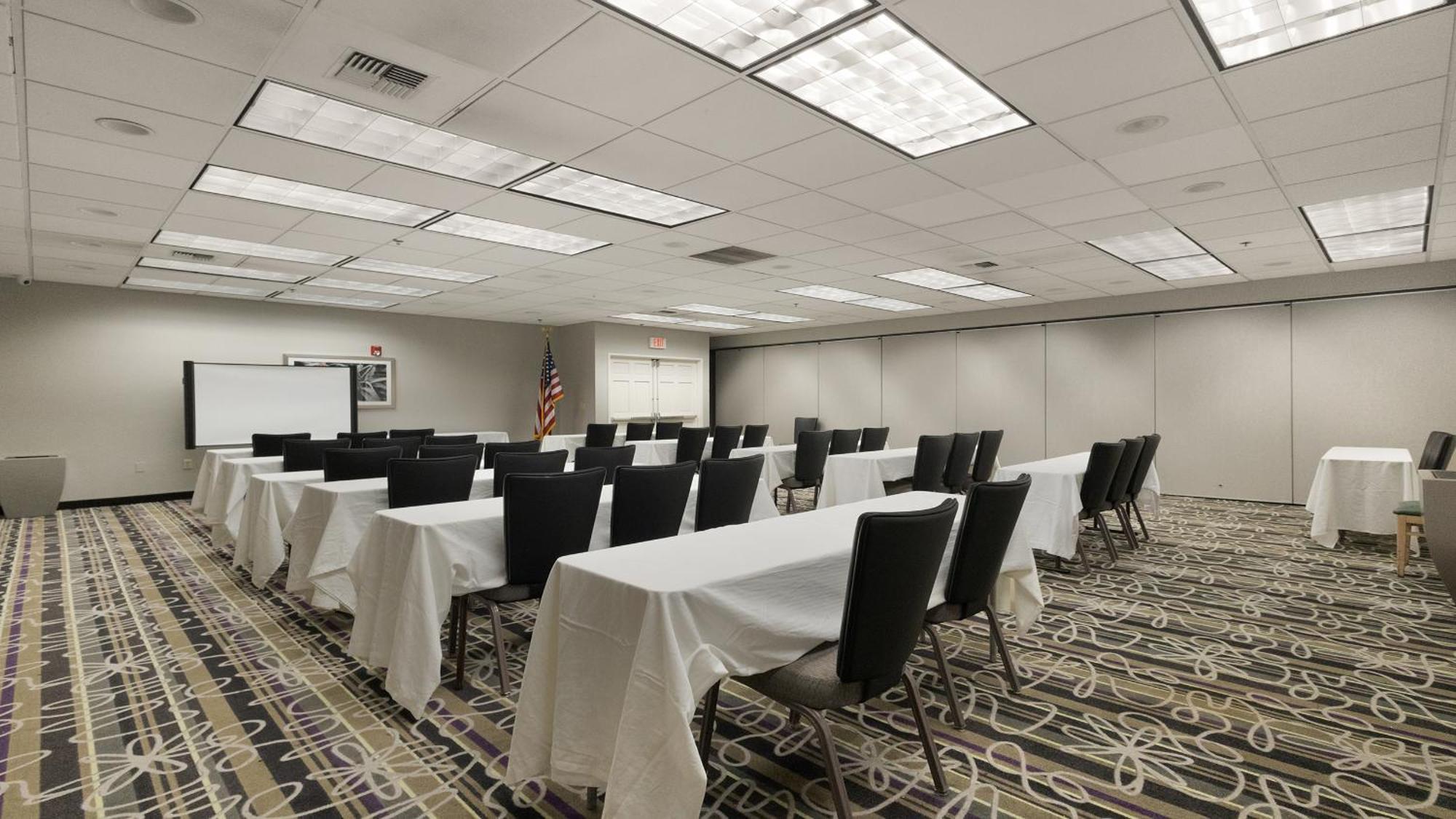 Howard Johnson By Wyndham Sacramento Downtown Exterior foto