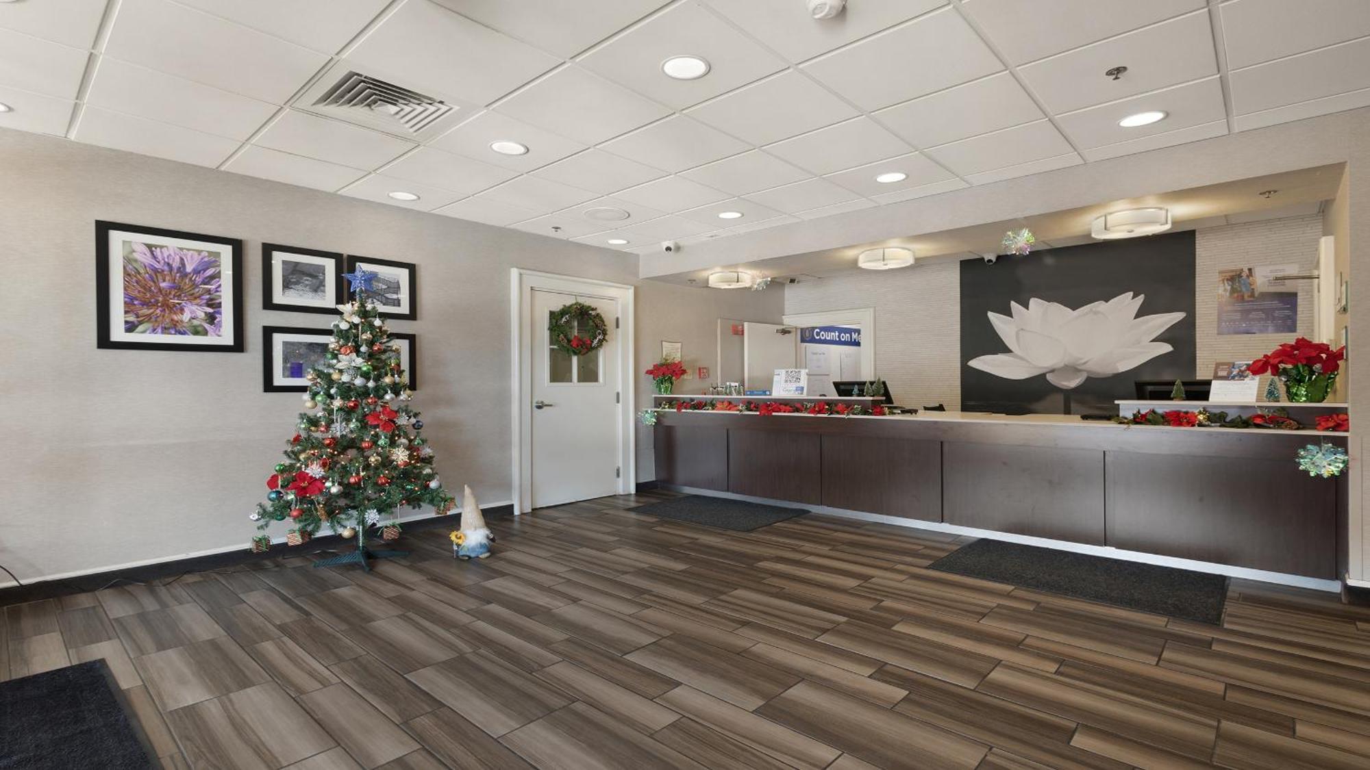 Howard Johnson By Wyndham Sacramento Downtown Exterior foto