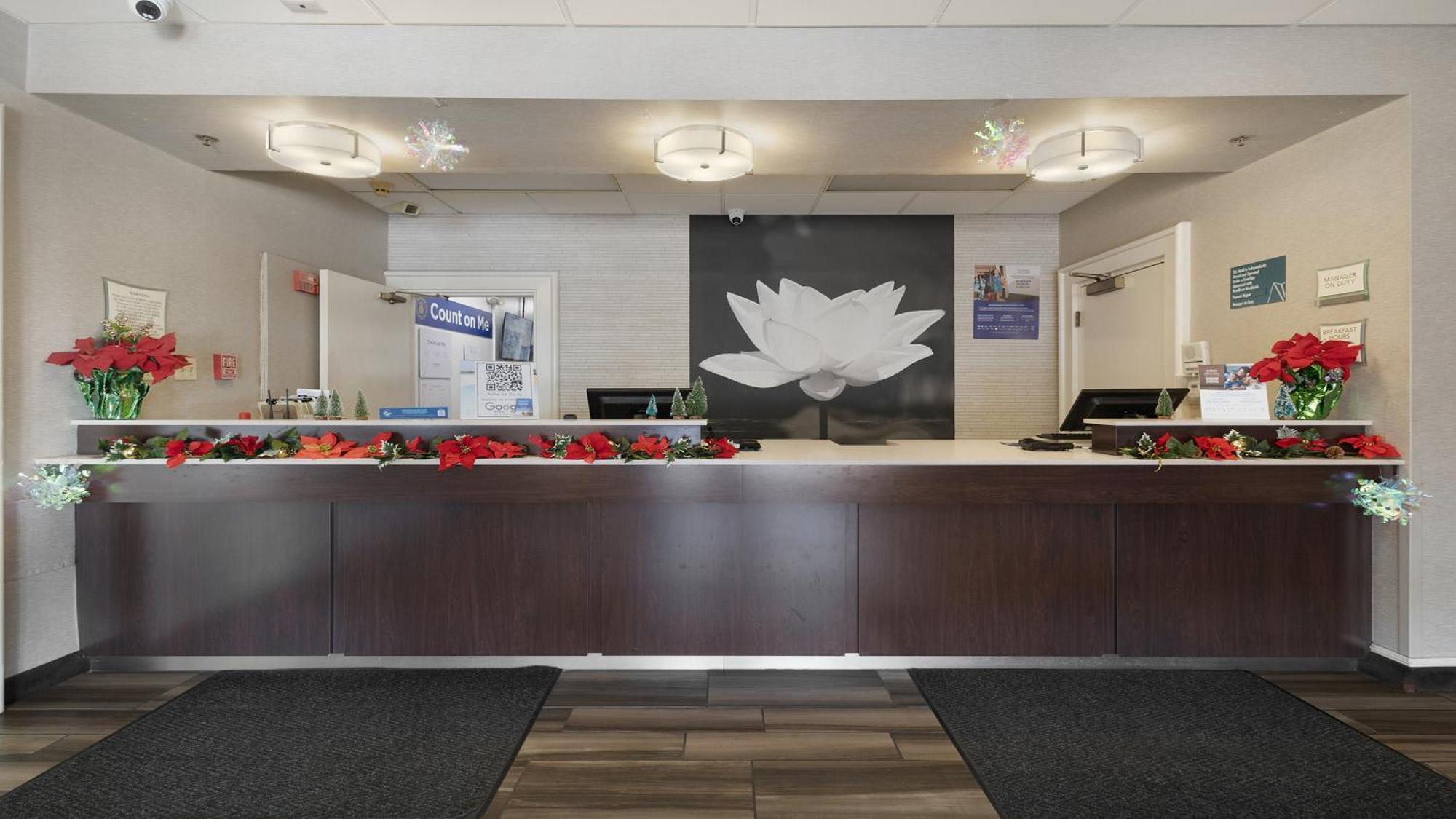 Howard Johnson By Wyndham Sacramento Downtown Exterior foto